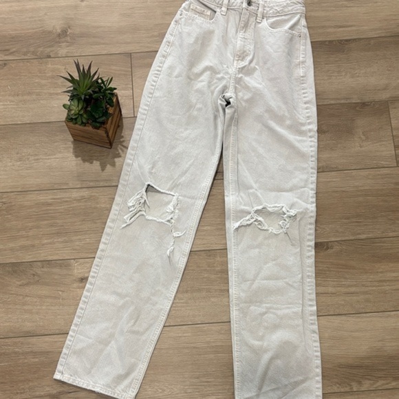 PacSun Denim - PacSun Light Gray Distressed Women's Straight Leg Jeans size 0